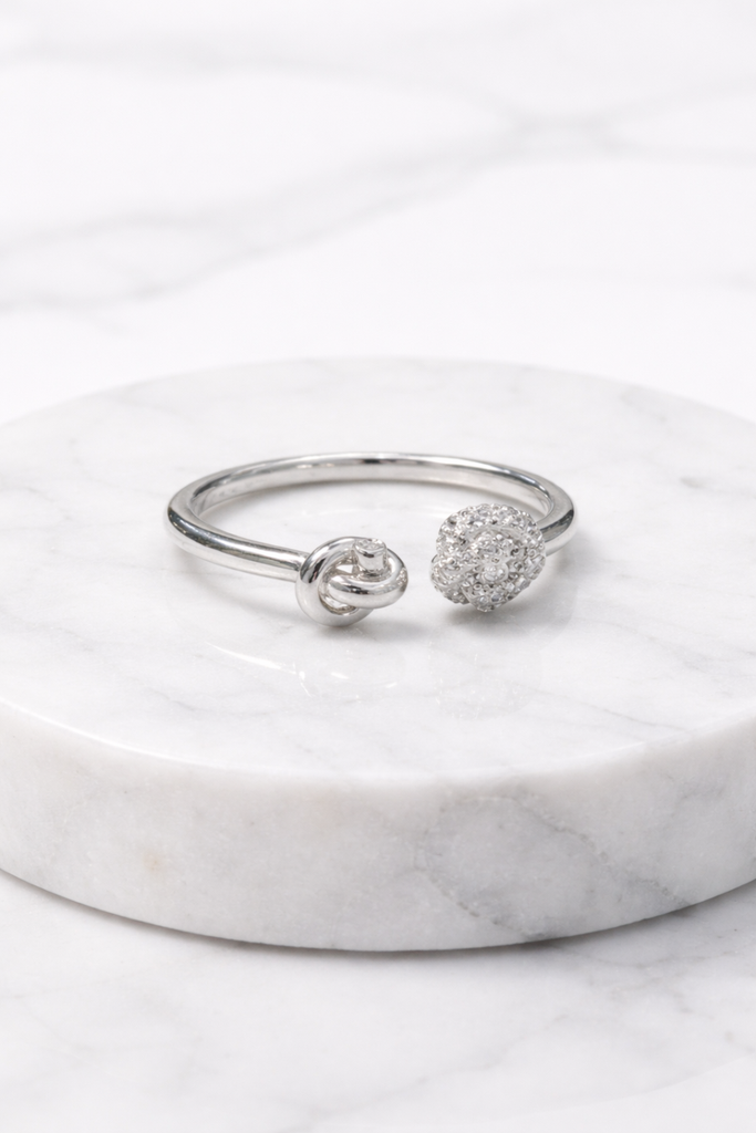 Anillo Infinity Knot & Pavé